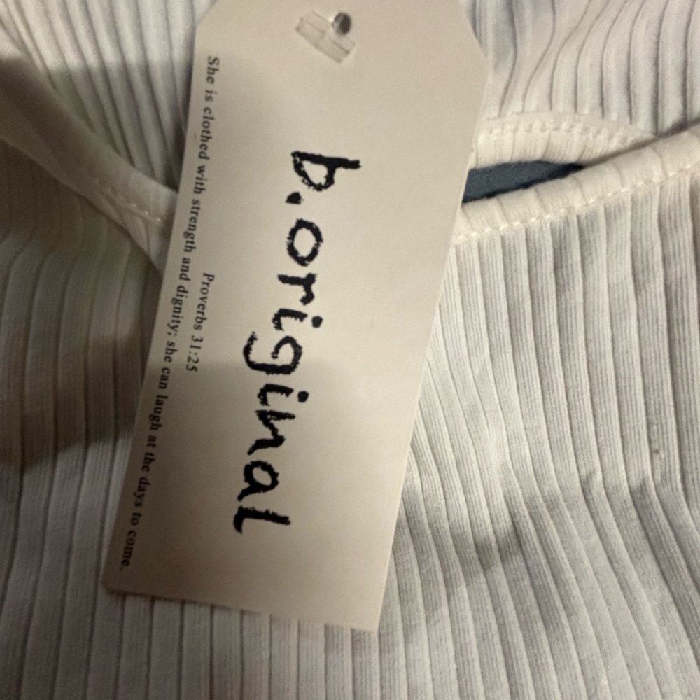 B. Orginal long sleeved square neck back twist crop top